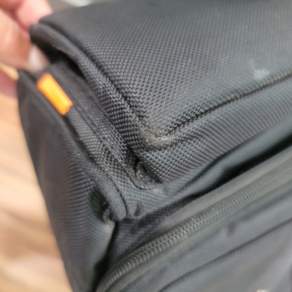 Harley Davidson Black Insulated Travel Cooler Bag with Full Picnic Set - Picture 11 of 12